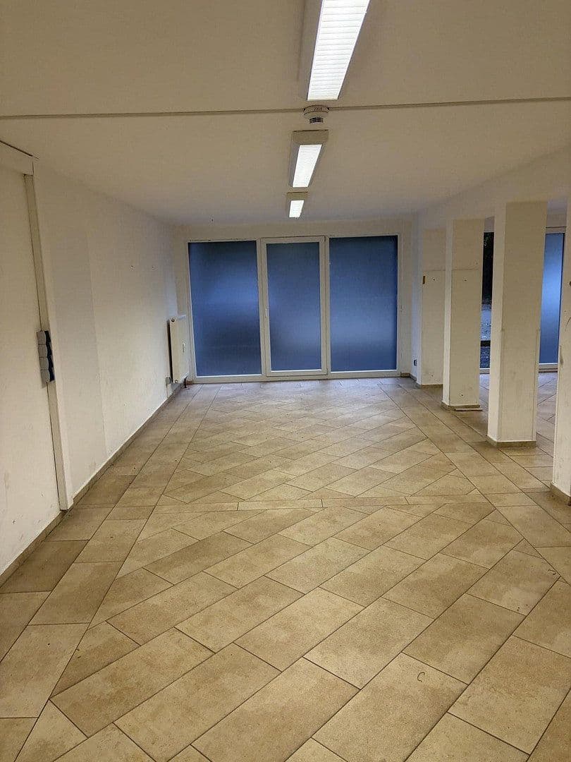 Prenájom nebytového priestoru 162 m², Karlstr. 102, Mönchengladbach, Severné Porýnie - Westfálsko Prenájom nebytového priestoru 162 m², Karlstr. 102, Mönchengladbach, Severné Porýnie - Westfálsko