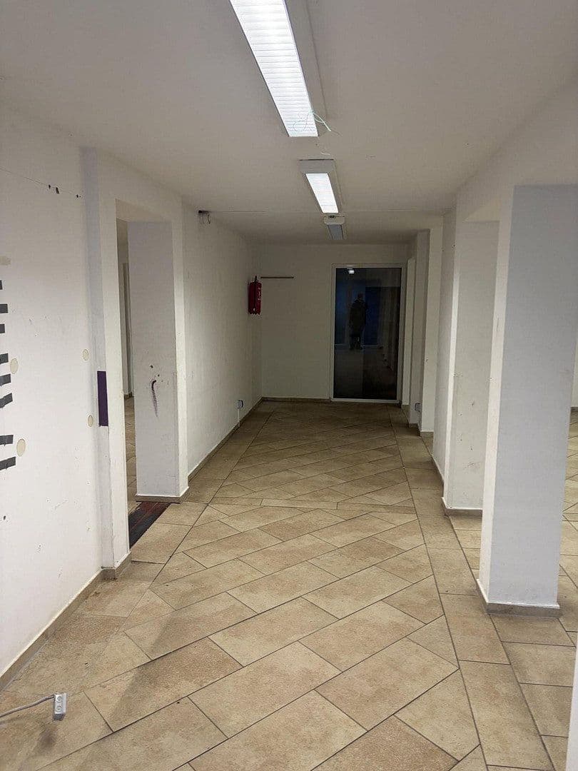 Prenájom nebytového priestoru 162 m², Karlstr. 102, Mönchengladbach, Severné Porýnie - Westfálsko Prenájom nebytového priestoru 162 m², Karlstr. 102, Mönchengladbach, Severné Porýnie - Westfálsko