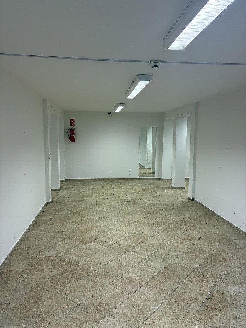 Prenájom nebytového priestoru 95 m², Karlstr. 104, Mönchengladbach, Severné Porýnie - Westfálsko Prenájom nebytového priestoru 95 m², Karlstr. 104, Mönchengladbach, Severné Porýnie - Westfálsko