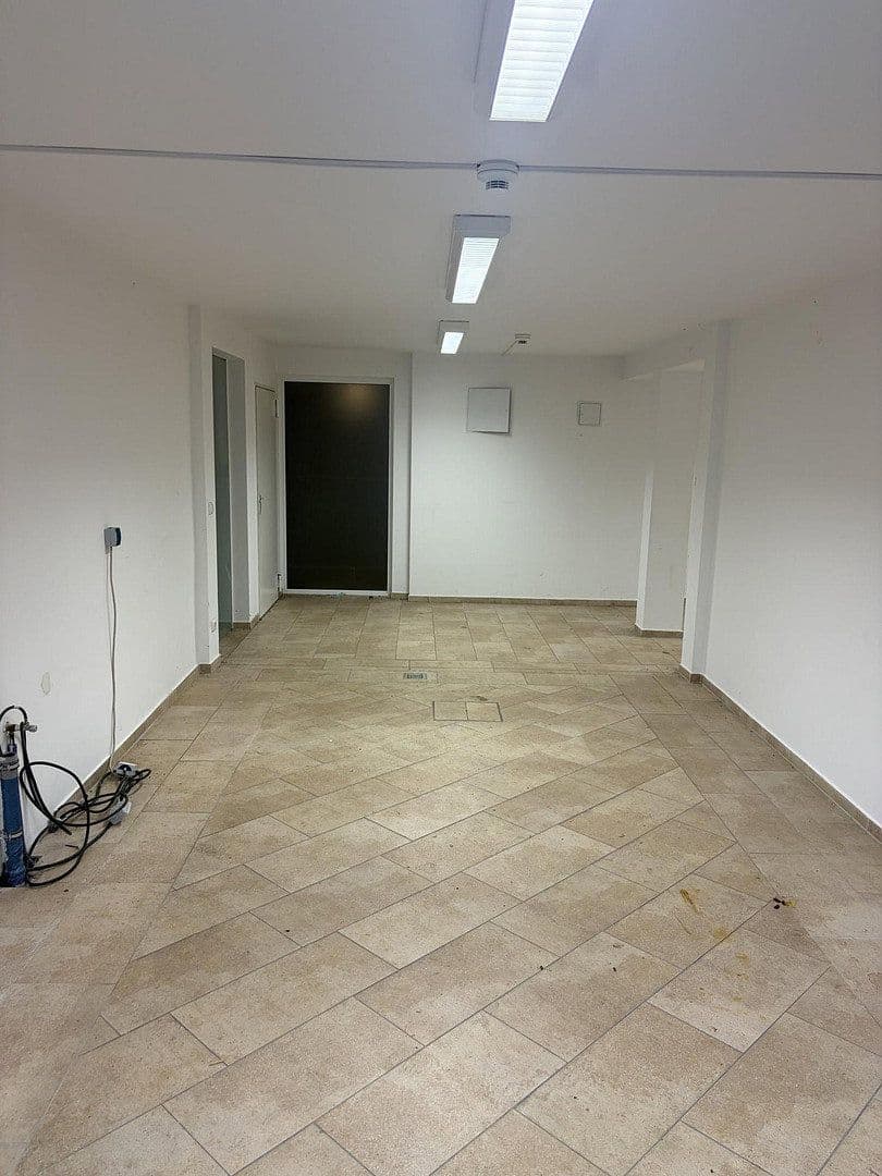 Prenájom nebytového priestoru 95 m², Karlstr. 104, Mönchengladbach, Severné Porýnie - Westfálsko Prenájom nebytového priestoru 95 m², Karlstr. 104, Mönchengladbach, Severné Porýnie - Westfálsko