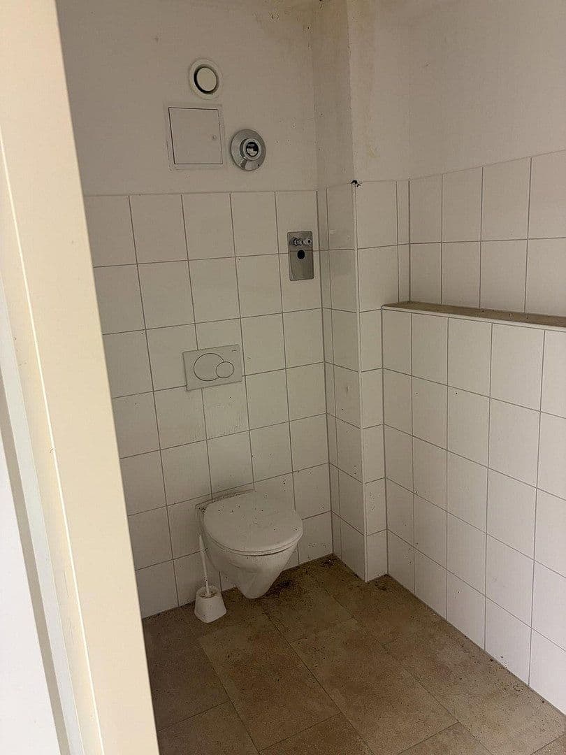 Prenájom nebytového priestoru 95 m², Karlstr. 104, Mönchengladbach, Severné Porýnie - Westfálsko Prenájom nebytového priestoru 95 m², Karlstr. 104, Mönchengladbach, Severné Porýnie - Westfálsko