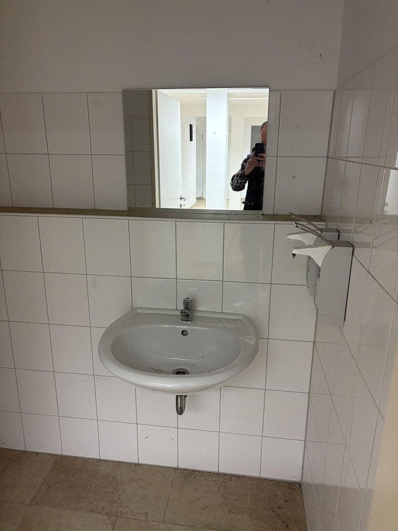 Prenájom nebytového priestoru 95 m², Karlstr. 104, Mönchengladbach, Severné Porýnie - Westfálsko Prenájom nebytového priestoru 95 m², Karlstr. 104, Mönchengladbach, Severné Porýnie - Westfálsko