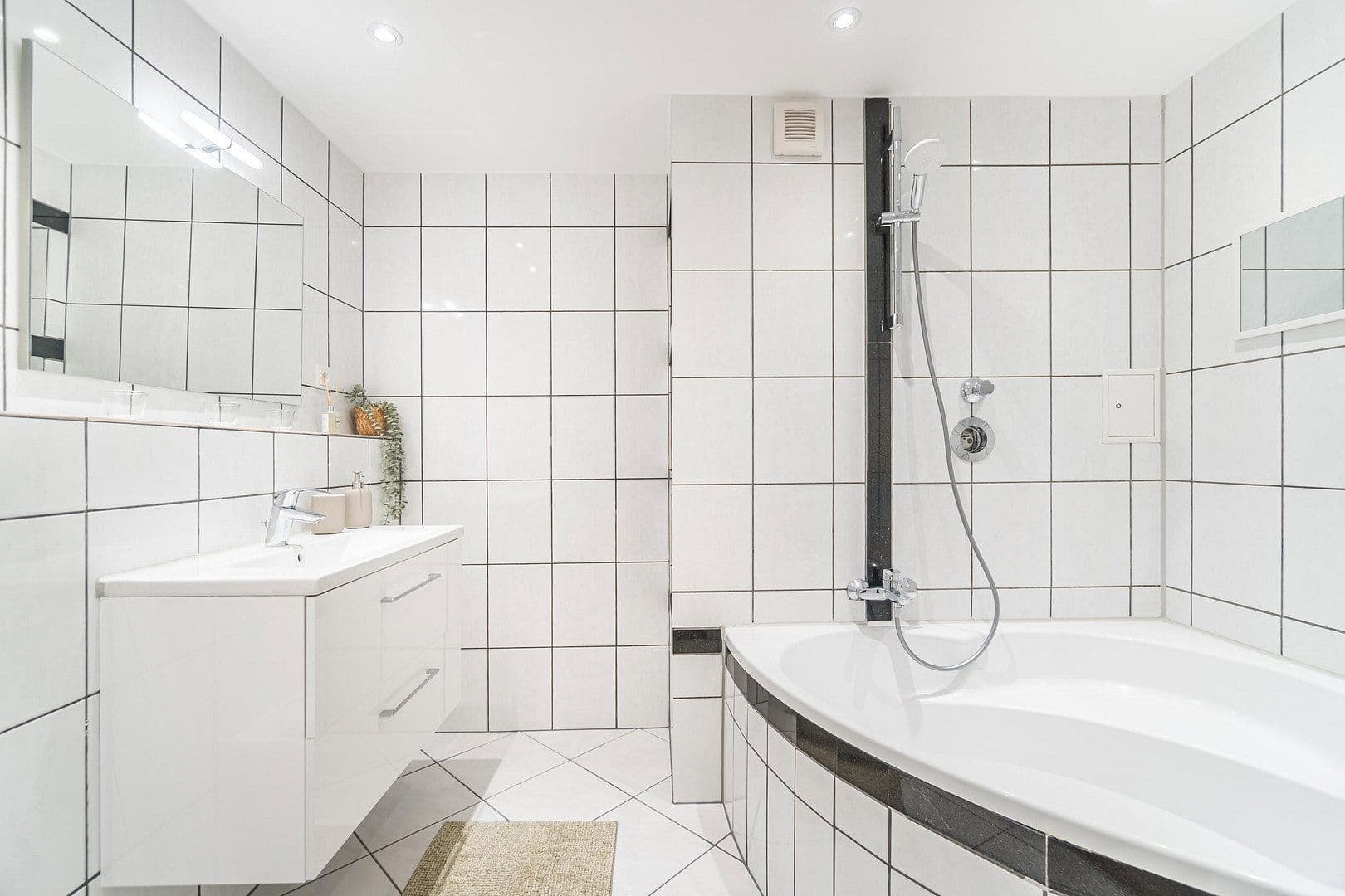 Predaj bytu 3-izbový 89 m², Flachsbleiche 70, Kaarst, Severné Porýnie - Westfálsko Predaj bytu 3-izbový 89 m², Flachsbleiche 70, Kaarst, Severné Porýnie - Westfálsko