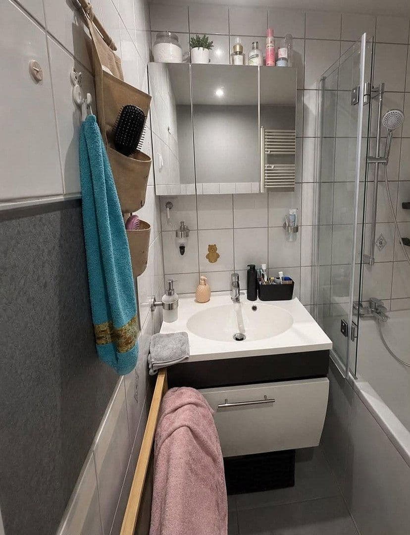 Prenájom bytu 3-izbový 70 m², Mönchengladbach, Severné Porýnie - Westfálsko Prenájom bytu 3-izbový 70 m², Mönchengladbach, Severné Porýnie - Westfálsko