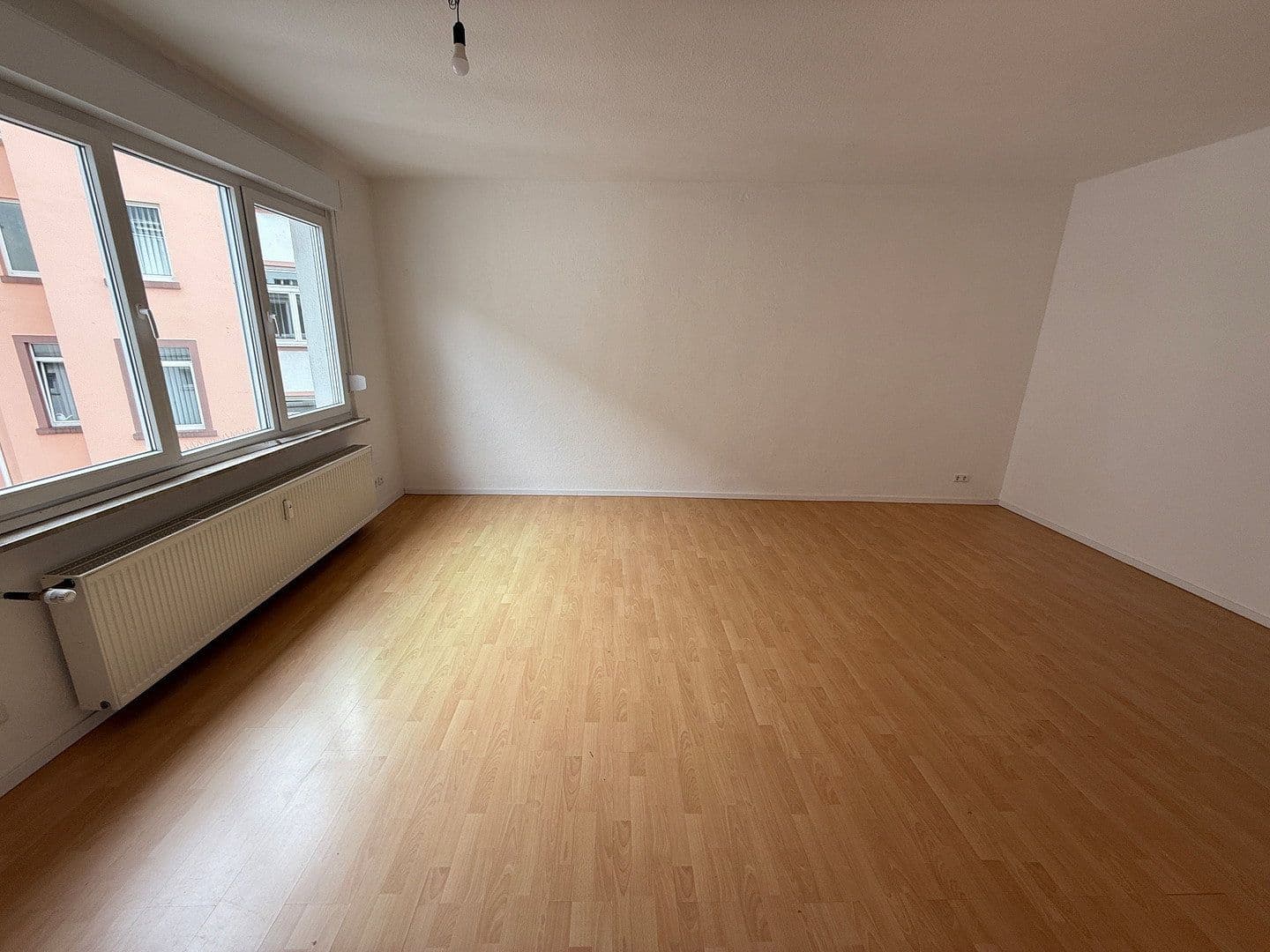 Prenájom kancelárie 99 m², Eurotheum 66-68, Frankfurt am Main, Hesensko Prenájom kancelárie 99 m², Eurotheum 66-68, Frankfurt am Main, Hesensko