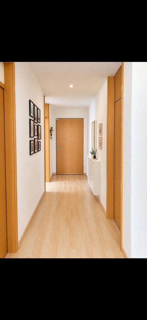 Prenájom bytu 4-izbový 102 m², Weinstadt, Bádensko-Wurttembersko Prenájom bytu 4-izbový 102 m², Weinstadt, Bádensko-Wurttembersko