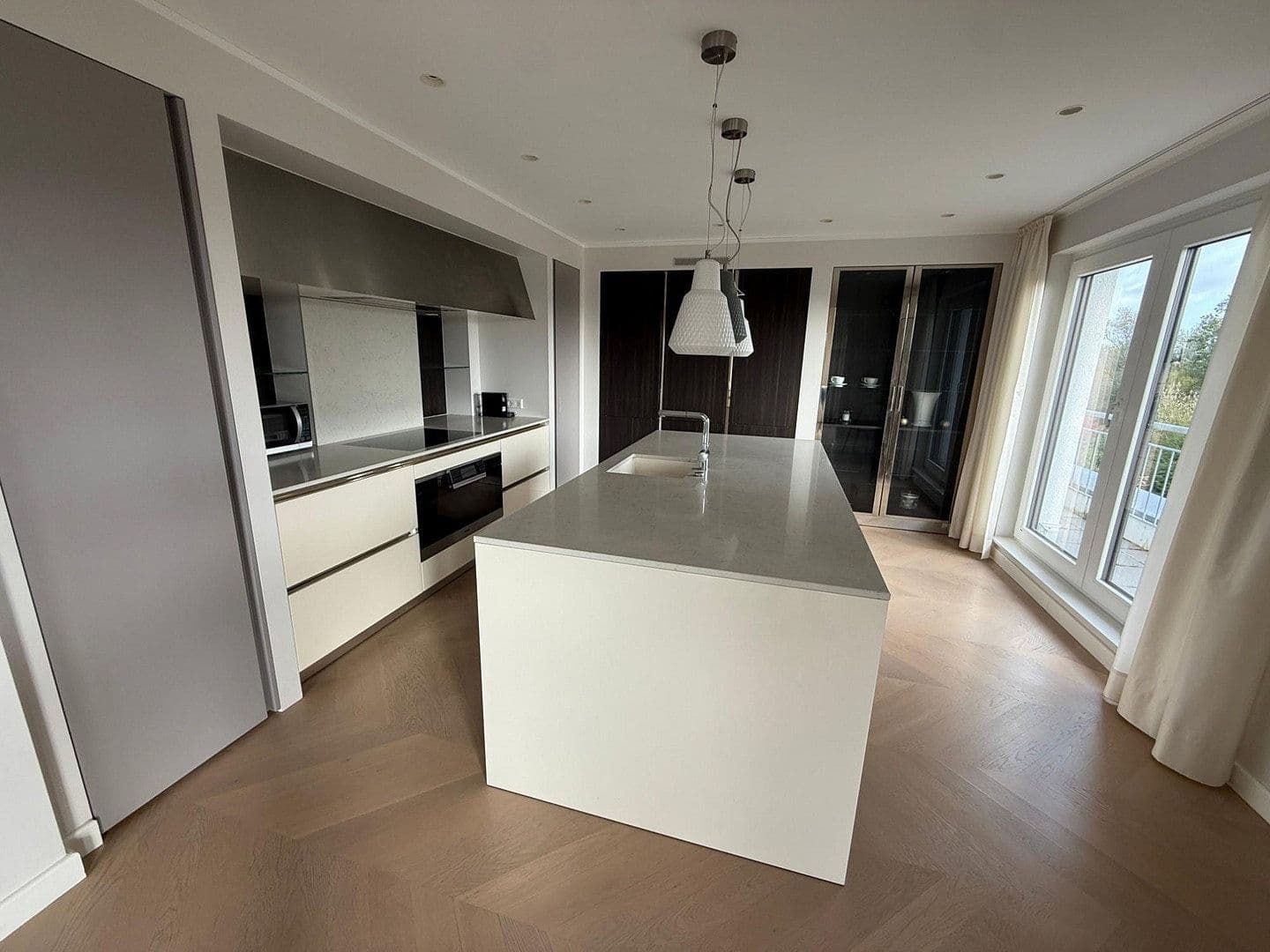 Prenájom bytu 3-izbový 185 m², Hagener Straße 536, Dortmund, Severné Porýnie - Westfálsko Prenájom bytu 3-izbový 185 m², Hagener Straße 536, Dortmund, Severné Porýnie - Westfálsko