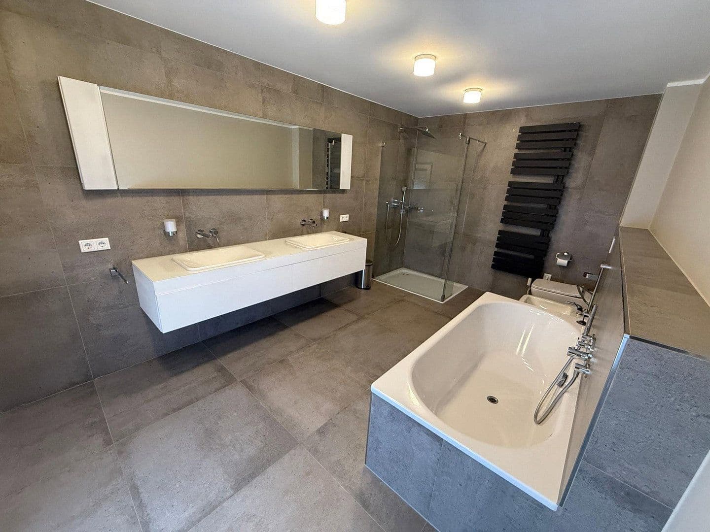 Prenájom bytu 3-izbový 185 m², Hagener Straße 536, Dortmund, Severné Porýnie - Westfálsko Prenájom bytu 3-izbový 185 m², Hagener Straße 536, Dortmund, Severné Porýnie - Westfálsko