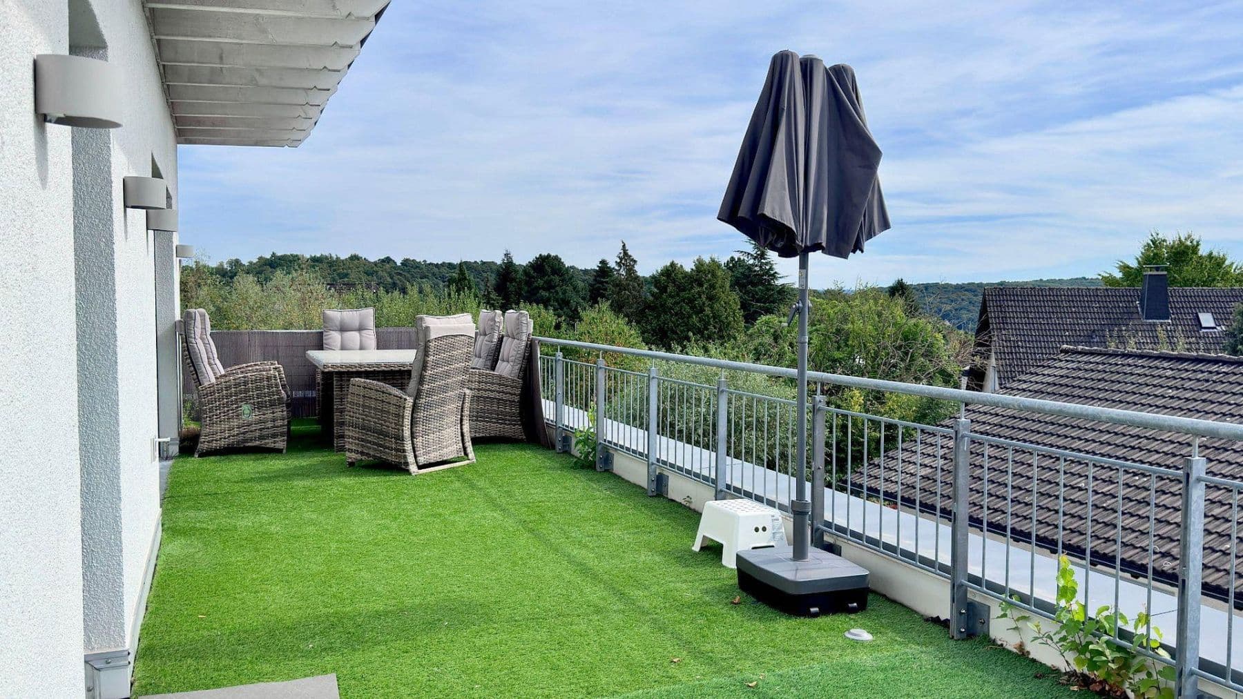 Prenájom bytu 3-izbový 185 m², Hagener Straße 536, Dortmund, Severné Porýnie - Westfálsko Prenájom bytu 3-izbový 185 m², Hagener Straße 536, Dortmund, Severné Porýnie - Westfálsko
