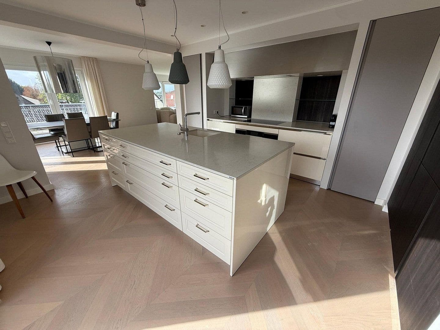 Prenájom bytu 3-izbový 185 m², Hagener Straße 536, Dortmund, Severné Porýnie - Westfálsko Prenájom bytu 3-izbový 185 m², Hagener Straße 536, Dortmund, Severné Porýnie - Westfálsko