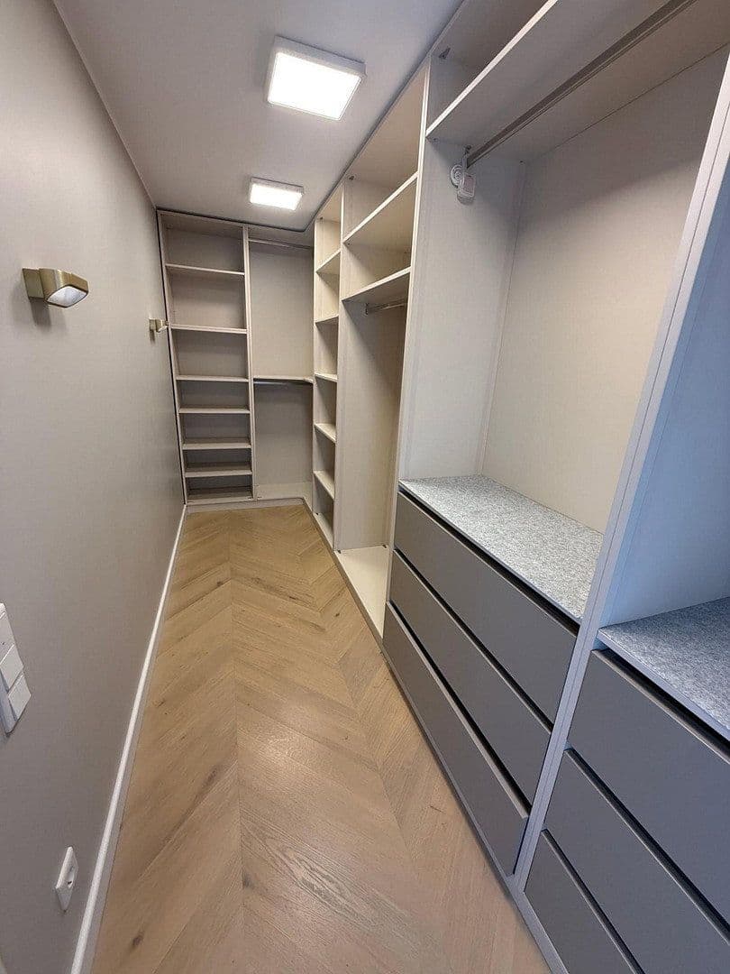 Prenájom bytu 3-izbový 185 m², Hagener Straße 536, Dortmund, Severné Porýnie - Westfálsko Prenájom bytu 3-izbový 185 m², Hagener Straße 536, Dortmund, Severné Porýnie - Westfálsko