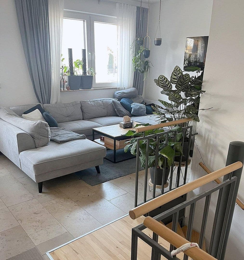 Prenájom bytu 3-izbový 90 m², Godramsteiner Straße 12, Ingolstadt, Bavorsko Prenájom bytu 3-izbový 90 m², Godramsteiner Straße 12, Ingolstadt, Bavorsko