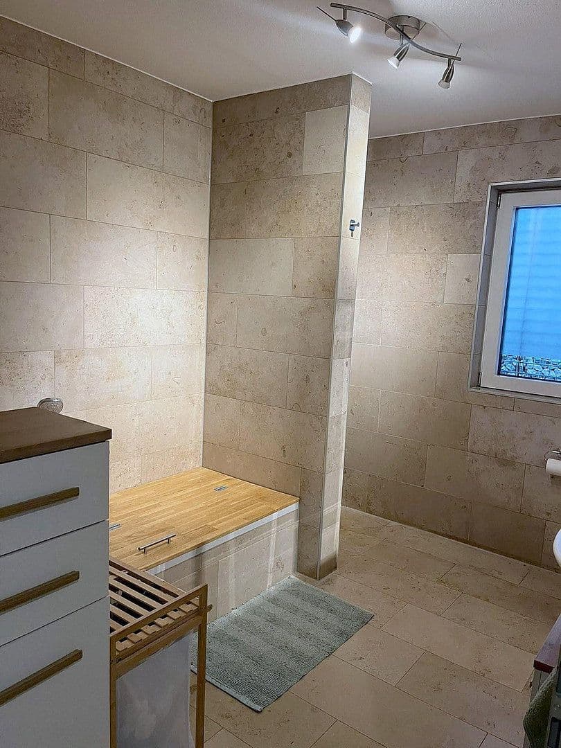 Prenájom bytu 3-izbový 90 m², Godramsteiner Straße 12, Ingolstadt, Bavorsko Prenájom bytu 3-izbový 90 m², Godramsteiner Straße 12, Ingolstadt, Bavorsko