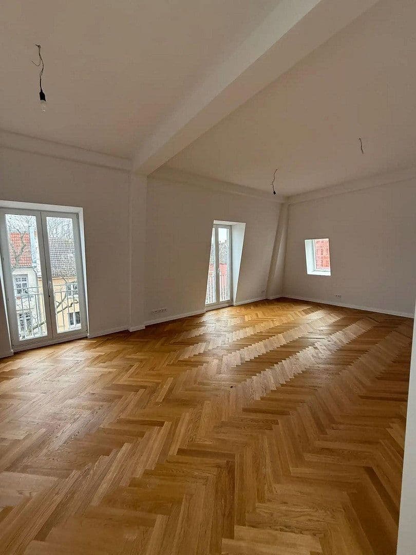 Prenájom bytu 2-izbový 69 m², Wönnichstraße 110, Berlin, Berlín Prenájom bytu 2-izbový 69 m², Wönnichstraße 110, Berlin, Berlín
