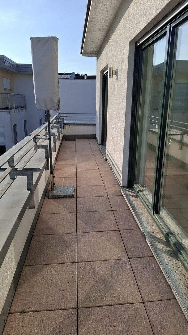 Prenájom bytu 2-izbový 63 m², Düsseldorf, Severné Porýnie - Westfálsko Prenájom bytu 2-izbový 63 m², Düsseldorf, Severné Porýnie - Westfálsko