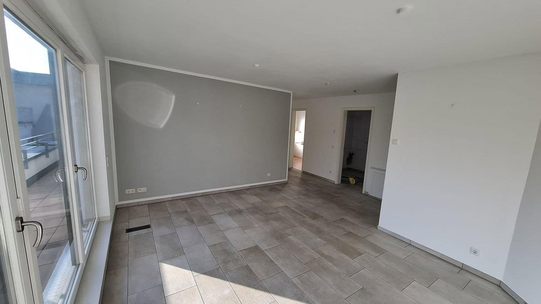 Prenájom bytu 2-izbový 63 m², Düsseldorf, Severné Porýnie - Westfálsko Prenájom bytu 2-izbový 63 m², Düsseldorf, Severné Porýnie - Westfálsko