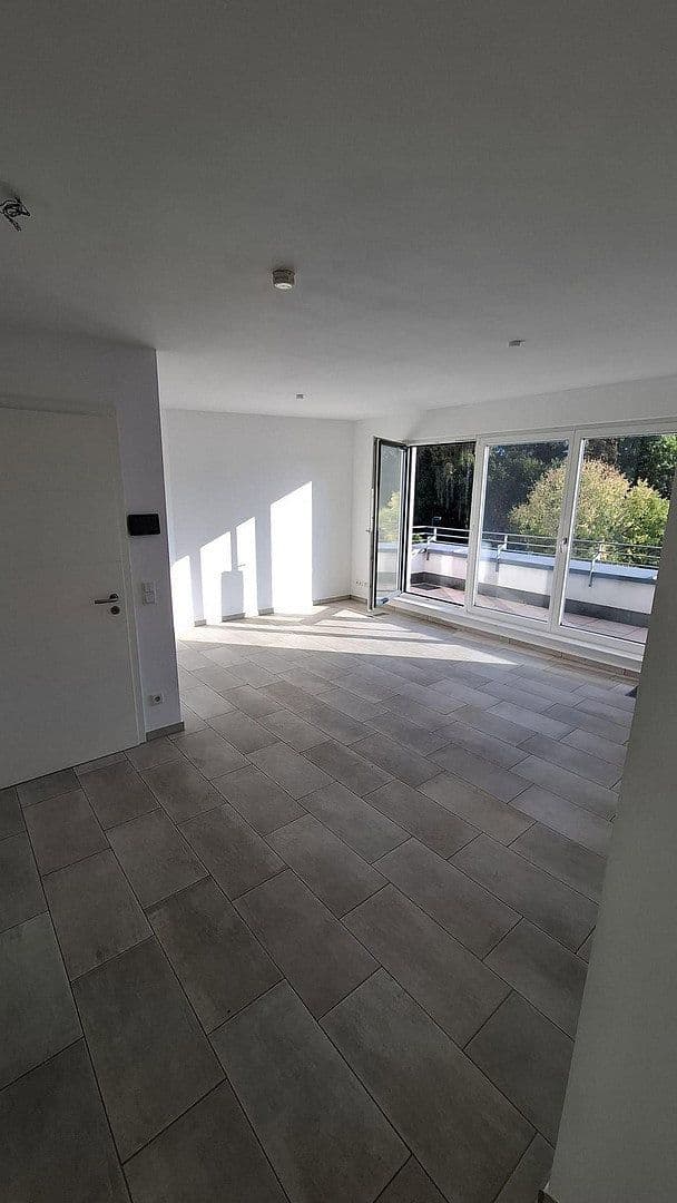 Prenájom bytu 2-izbový 63 m², Düsseldorf, Severné Porýnie - Westfálsko Prenájom bytu 2-izbový 63 m², Düsseldorf, Severné Porýnie - Westfálsko