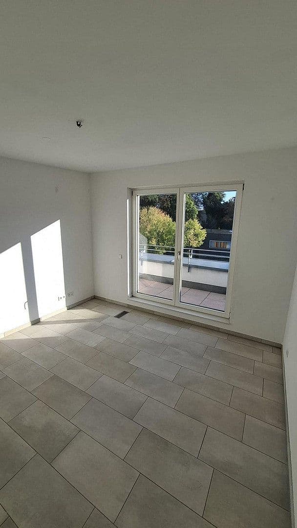 Prenájom bytu 2-izbový 63 m², Düsseldorf, Severné Porýnie - Westfálsko Prenájom bytu 2-izbový 63 m², Düsseldorf, Severné Porýnie - Westfálsko
