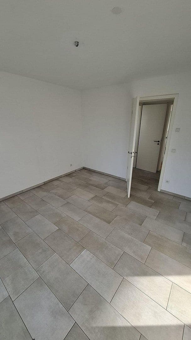 Prenájom bytu 2-izbový 63 m², Düsseldorf, Severné Porýnie - Westfálsko Prenájom bytu 2-izbový 63 m², Düsseldorf, Severné Porýnie - Westfálsko