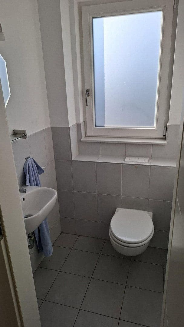 Prenájom bytu 2-izbový 63 m², Düsseldorf, Severné Porýnie - Westfálsko Prenájom bytu 2-izbový 63 m², Düsseldorf, Severné Porýnie - Westfálsko