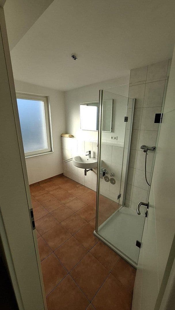 Prenájom bytu 2-izbový 63 m², Düsseldorf, Severné Porýnie - Westfálsko Prenájom bytu 2-izbový 63 m², Düsseldorf, Severné Porýnie - Westfálsko