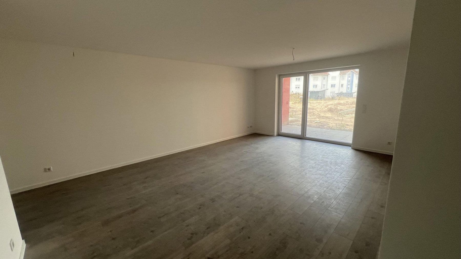 Prenájom bytu 4-izbový 103 m², Ludwigshafen, Porýnie-Falcko Prenájom bytu 4-izbový 103 m², Ludwigshafen, Porýnie-Falcko