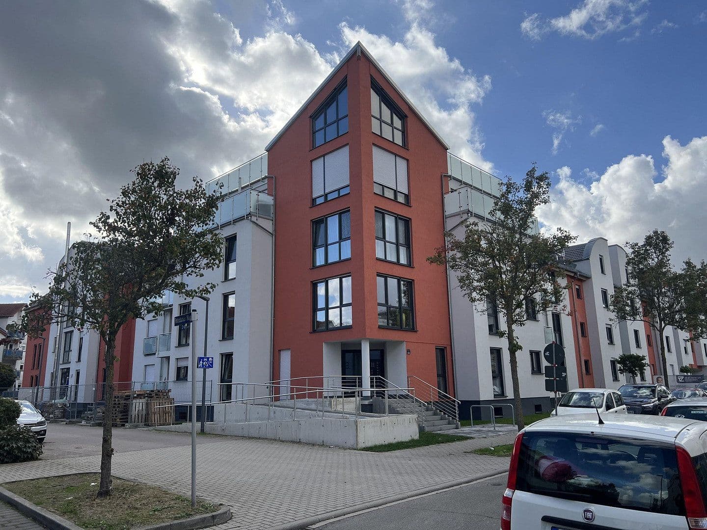 Prenájom bytu 4-izbový 103 m², Ludwigshafen, Porýnie-Falcko Prenájom bytu 4-izbový 103 m², Ludwigshafen, Porýnie-Falcko