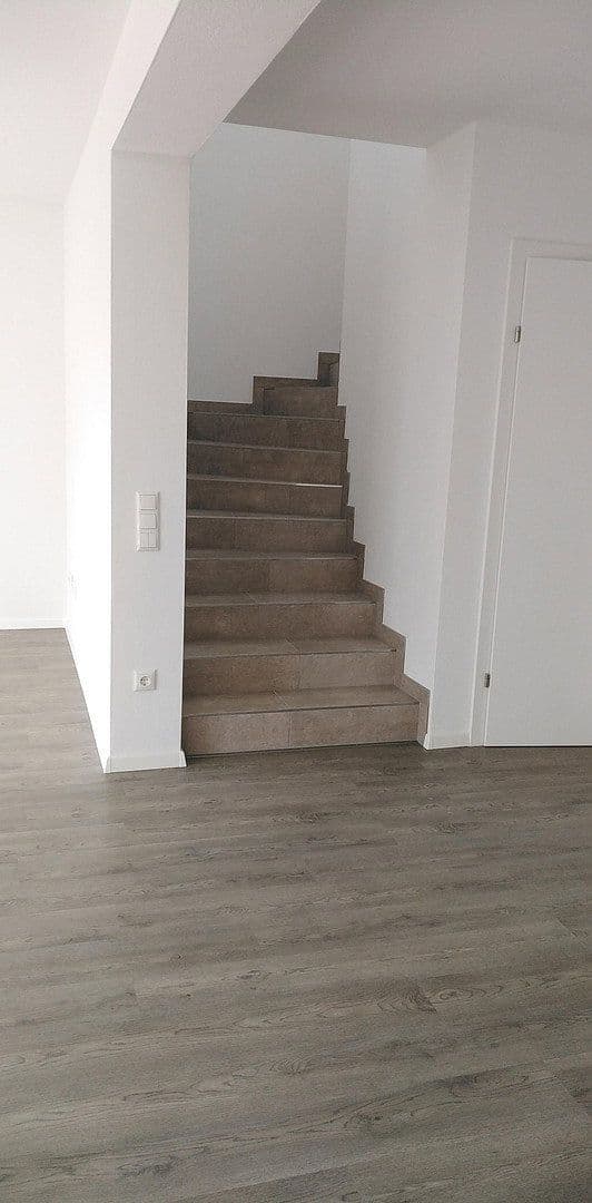 Prenájom domu 120 m², pozemok 150 m², Fichtenweg 11 b, Hochburg-Ach, Horné Rakúsko Prenájom domu 120 m², pozemok 150 m², Fichtenweg 11 b, Hochburg-Ach, Horné Rakúsko