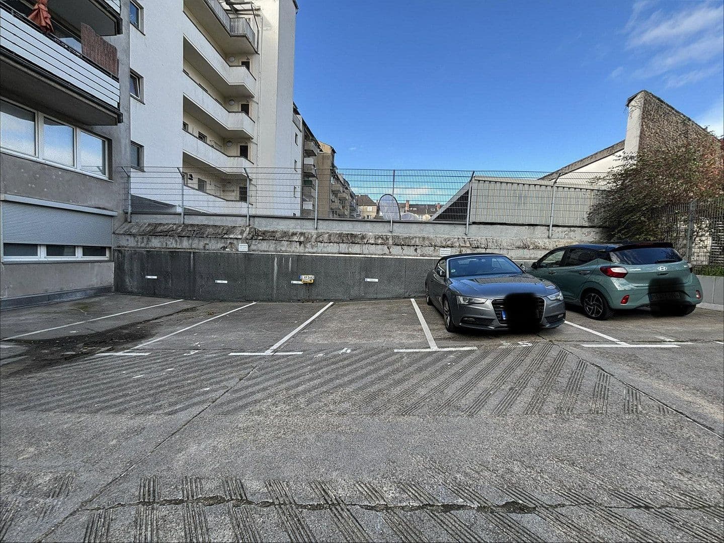 Prenájom garáže, Kölnerstr 44, Düsseldorf, Severné Porýnie - Westfálsko Prenájom garáže, Kölnerstr 44, Düsseldorf, Severné Porýnie - Westfálsko