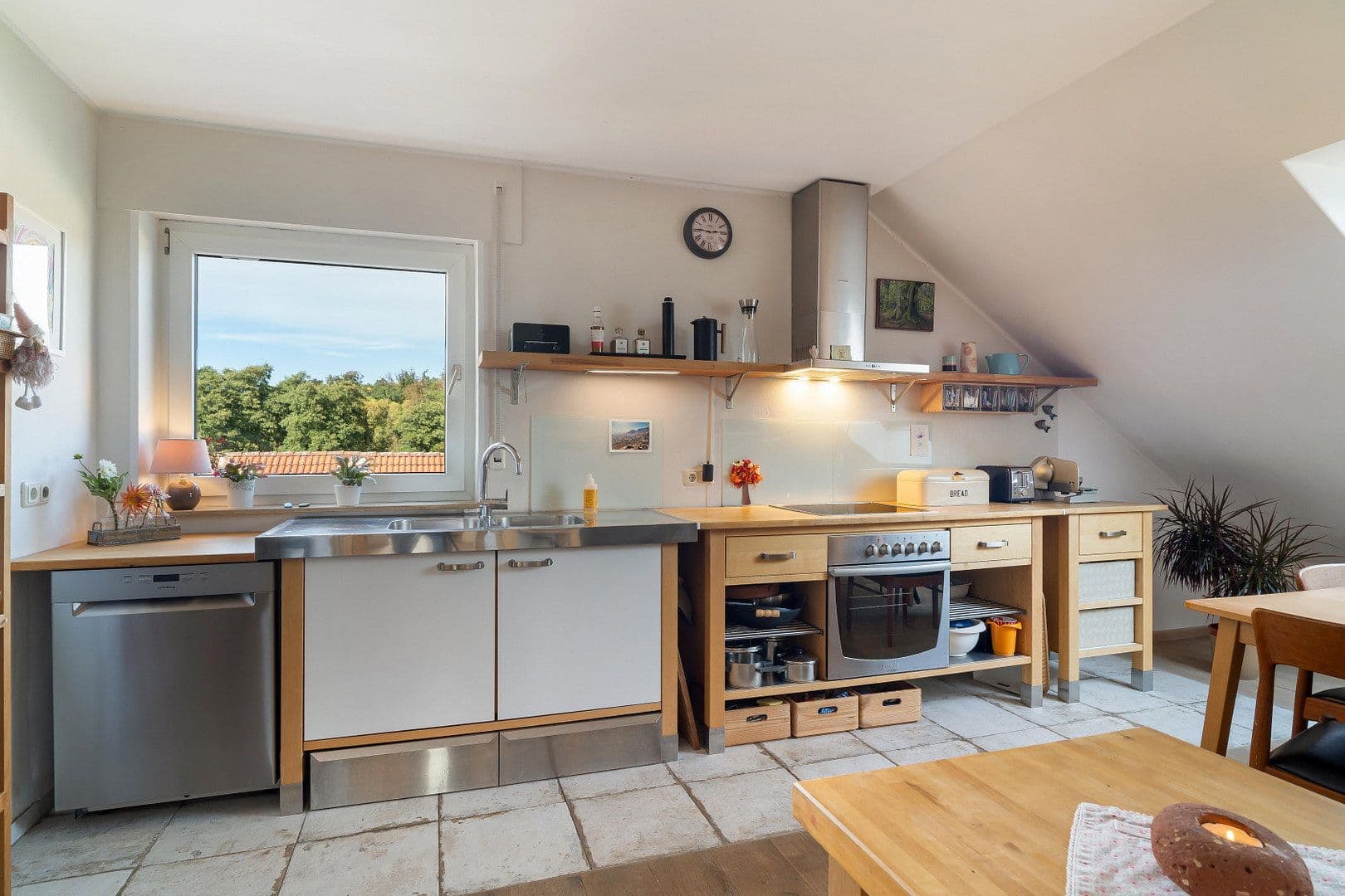 Predaj bytu 6-izbový 177 m², Falkenweg 27, Kassel, Hesensko Predaj bytu 6-izbový 177 m², Falkenweg 27, Kassel, Hesensko