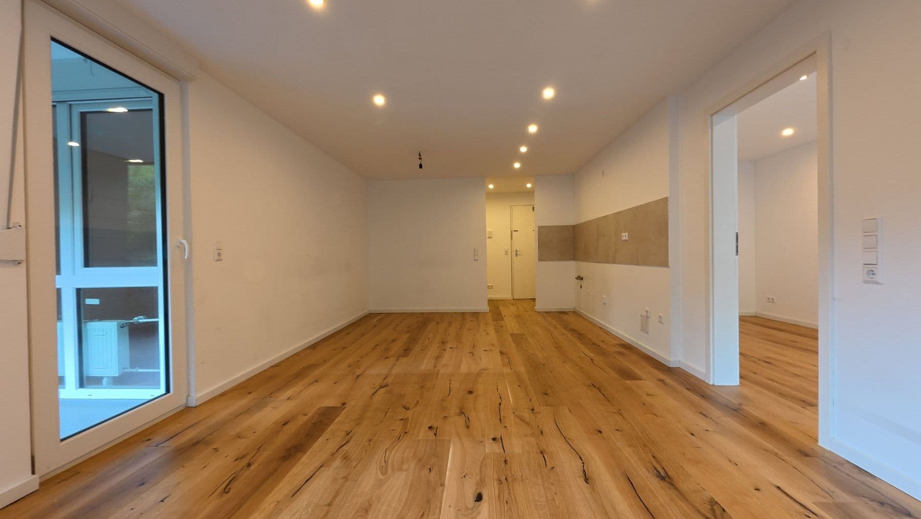 Prenájom bytu 3-izbový 68 m², Otto-Hahn-Platz 3, Heidelberg, Bádensko-Wurttembersko Prenájom bytu 3-izbový 68 m², Otto-Hahn-Platz 3, Heidelberg, Bádensko-Wurttembersko