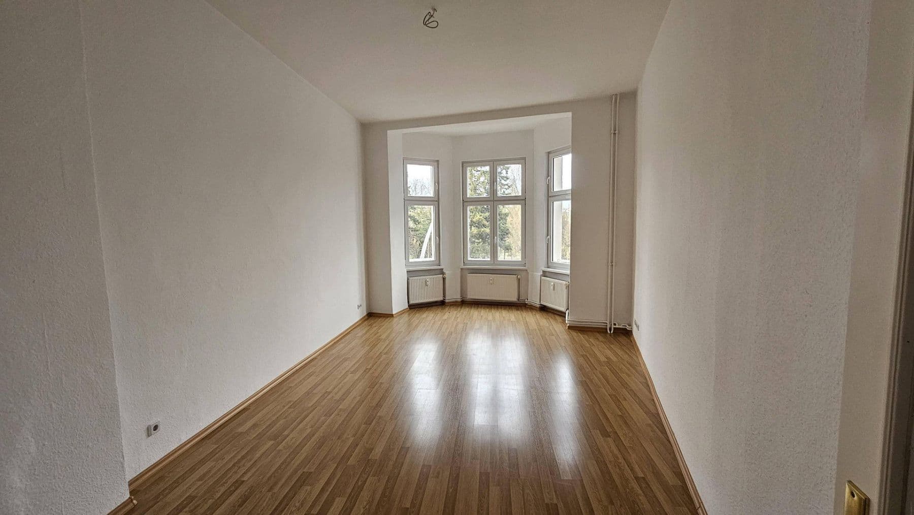 Prenájom bytu 3-izbový 88 m², Berlin, Berlín Prenájom bytu 3-izbový 88 m², Berlin, Berlín