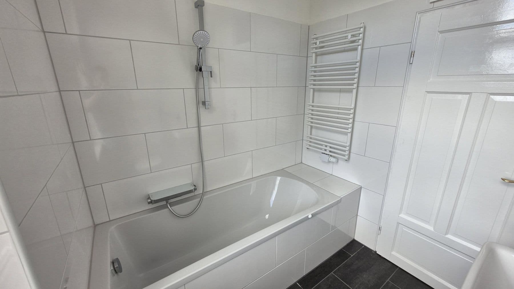 Prenájom bytu 3-izbový 76 m², Schleusenstraße 24, Woltersdorf, Brandenbursko Prenájom bytu 3-izbový 76 m², Schleusenstraße 24, Woltersdorf, Brandenbursko