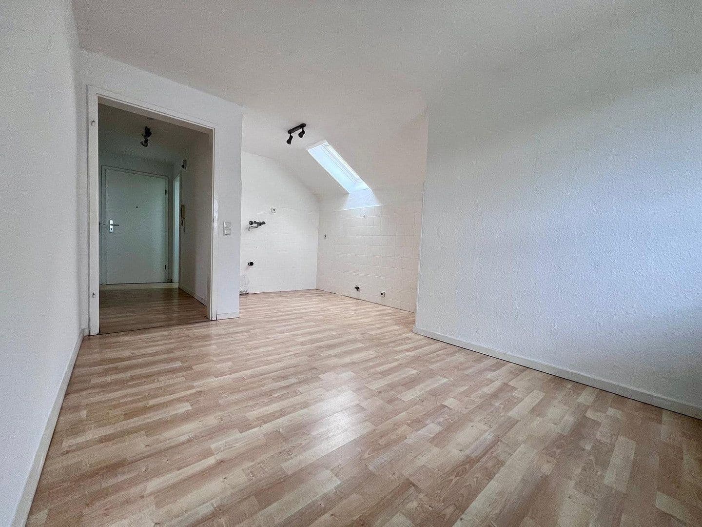 Prenájom bytu 1-izbový 40 m², Lindlar, Severné Porýnie - Westfálsko Prenájom bytu 1-izbový 40 m², Lindlar, Severné Porýnie - Westfálsko
