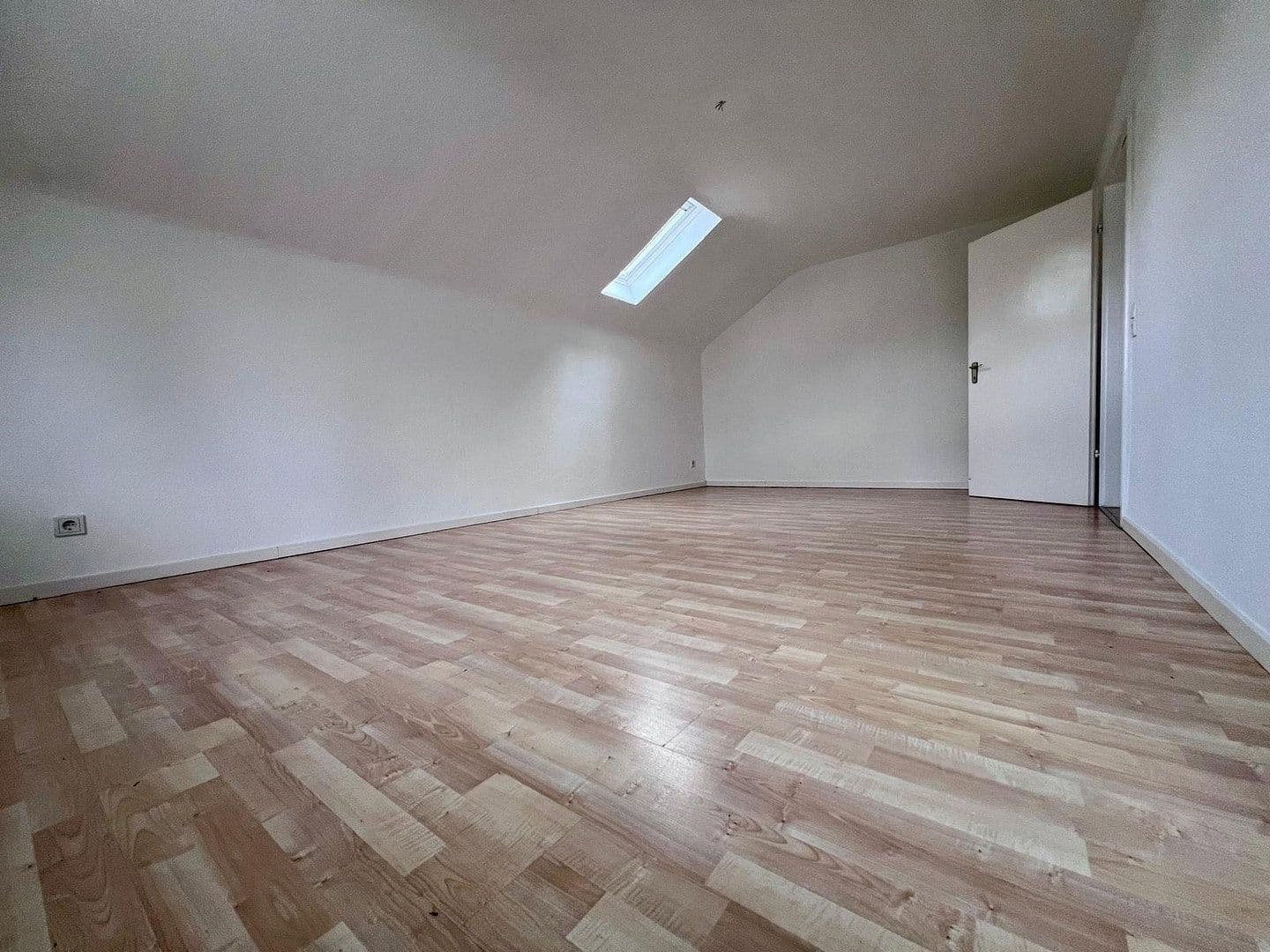 Prenájom bytu 1-izbový 40 m², Lindlar, Severné Porýnie - Westfálsko Prenájom bytu 1-izbový 40 m², Lindlar, Severné Porýnie - Westfálsko