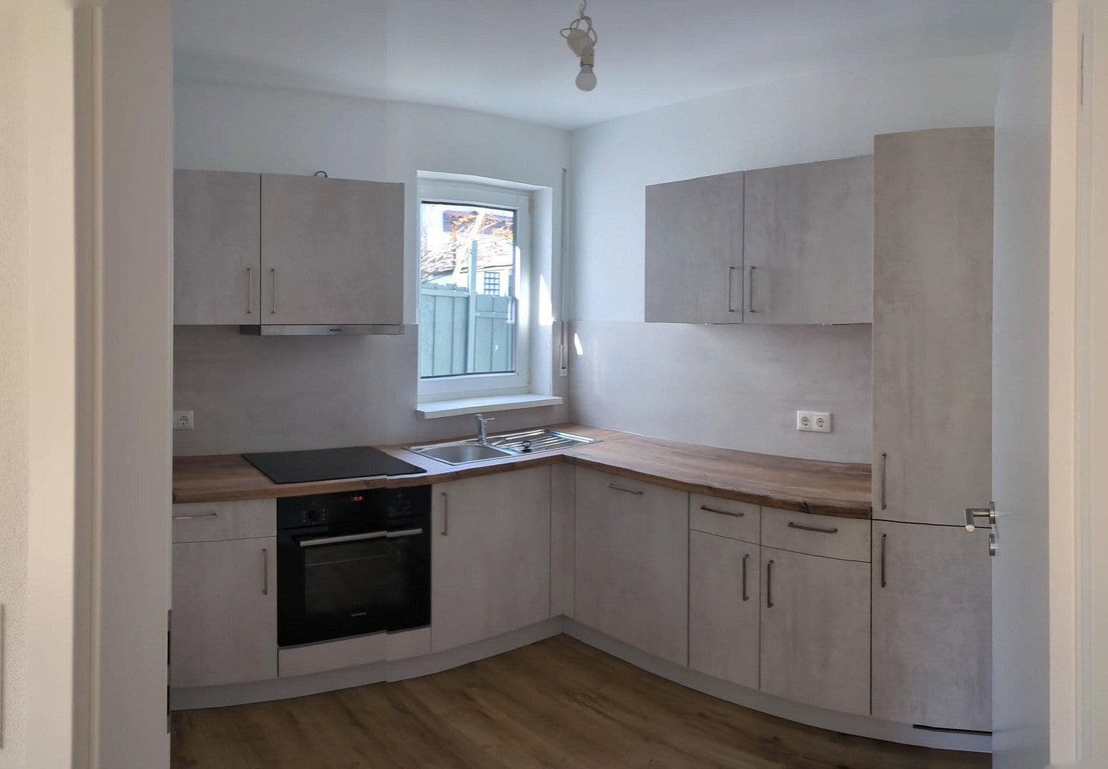 Prenájom bytu 3-izbový 75 m², Schlüchtern, Hesensko Prenájom bytu 3-izbový 75 m², Schlüchtern, Hesensko