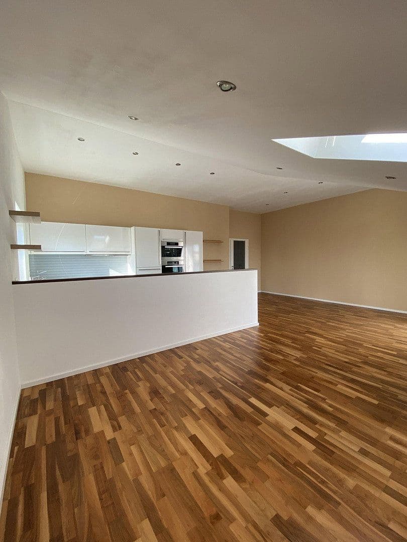 Prenájom bytu 3-izbový 80 m², Merianstr. 1a, Ingolstadt, Bavorsko Prenájom bytu 3-izbový 80 m², Merianstr. 1a, Ingolstadt, Bavorsko