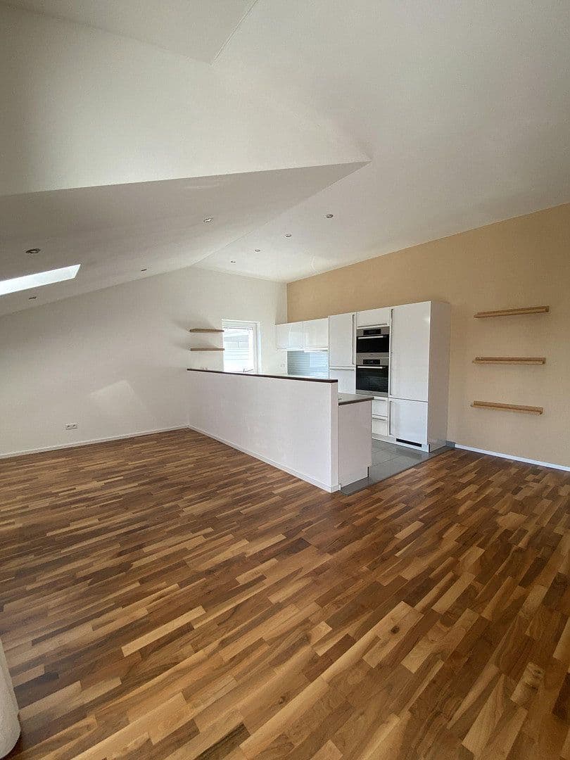 Prenájom bytu 3-izbový 80 m², Merianstr. 1a, Ingolstadt, Bavorsko Prenájom bytu 3-izbový 80 m², Merianstr. 1a, Ingolstadt, Bavorsko