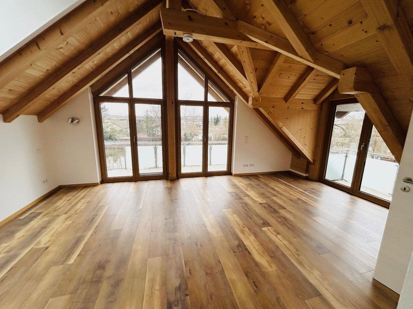 Prenájom bytu 3-izbový 81 m², Wolfratshausen, Bavorsko Prenájom bytu 3-izbový 81 m², Wolfratshausen, Bavorsko