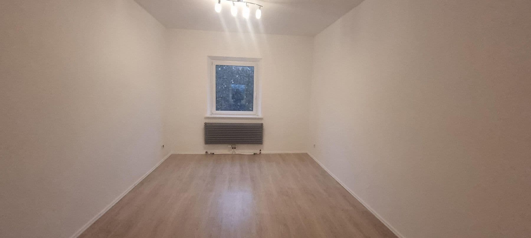 Prenájom bytu 3-izbový 76 m², Ingolstadt, Bavorsko Prenájom bytu 3-izbový 76 m², Ingolstadt, Bavorsko