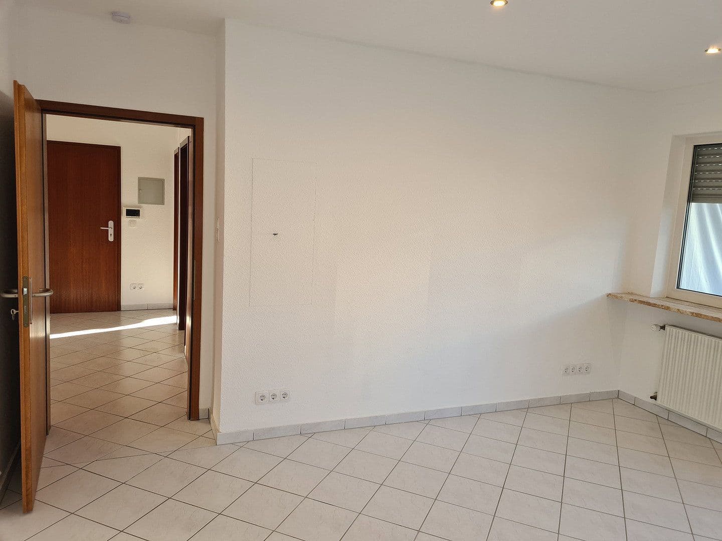 Prenájom bytu 4-izbový 115 m², Fellbach, Bádensko-Wurttembersko Prenájom bytu 4-izbový 115 m², Fellbach, Bádensko-Wurttembersko