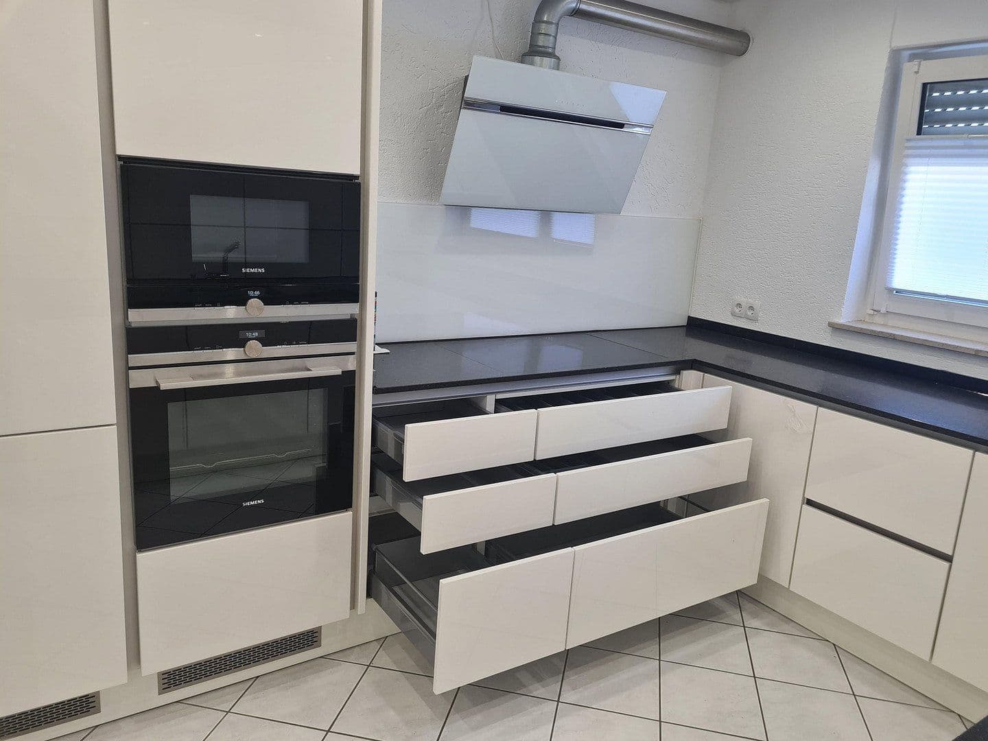 Prenájom bytu 4-izbový 115 m², Fellbach, Bádensko-Wurttembersko Prenájom bytu 4-izbový 115 m², Fellbach, Bádensko-Wurttembersko