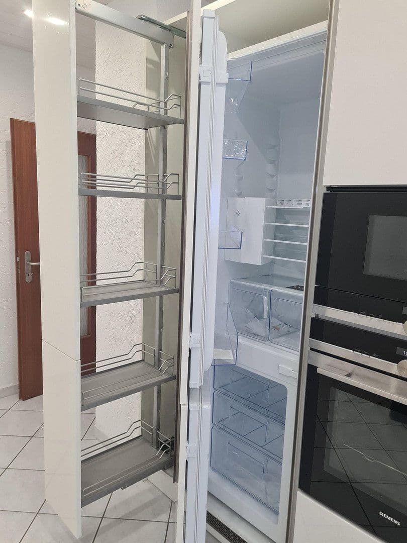 Prenájom bytu 4-izbový 115 m², Fellbach, Bádensko-Wurttembersko Prenájom bytu 4-izbový 115 m², Fellbach, Bádensko-Wurttembersko
