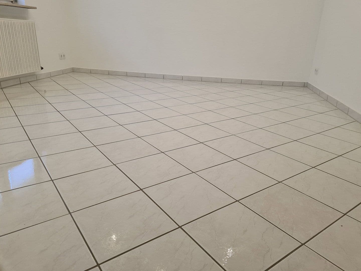 Prenájom bytu 4-izbový 115 m², Fellbach, Bádensko-Wurttembersko Prenájom bytu 4-izbový 115 m², Fellbach, Bádensko-Wurttembersko
