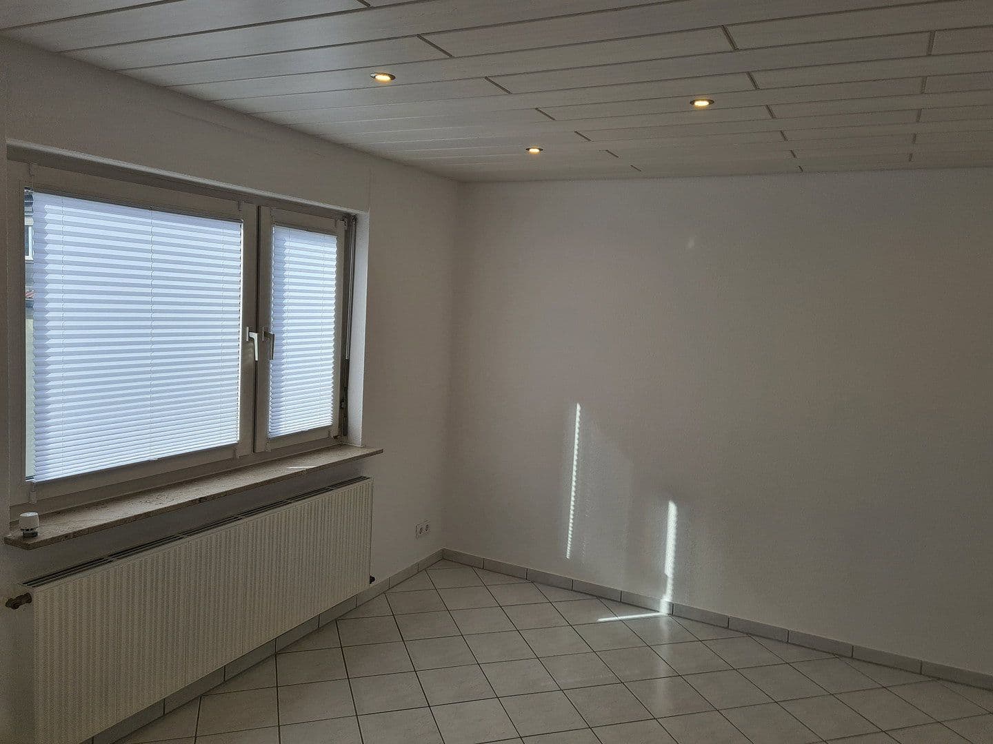 Prenájom bytu 4-izbový 115 m², Fellbach, Bádensko-Wurttembersko Prenájom bytu 4-izbový 115 m², Fellbach, Bádensko-Wurttembersko