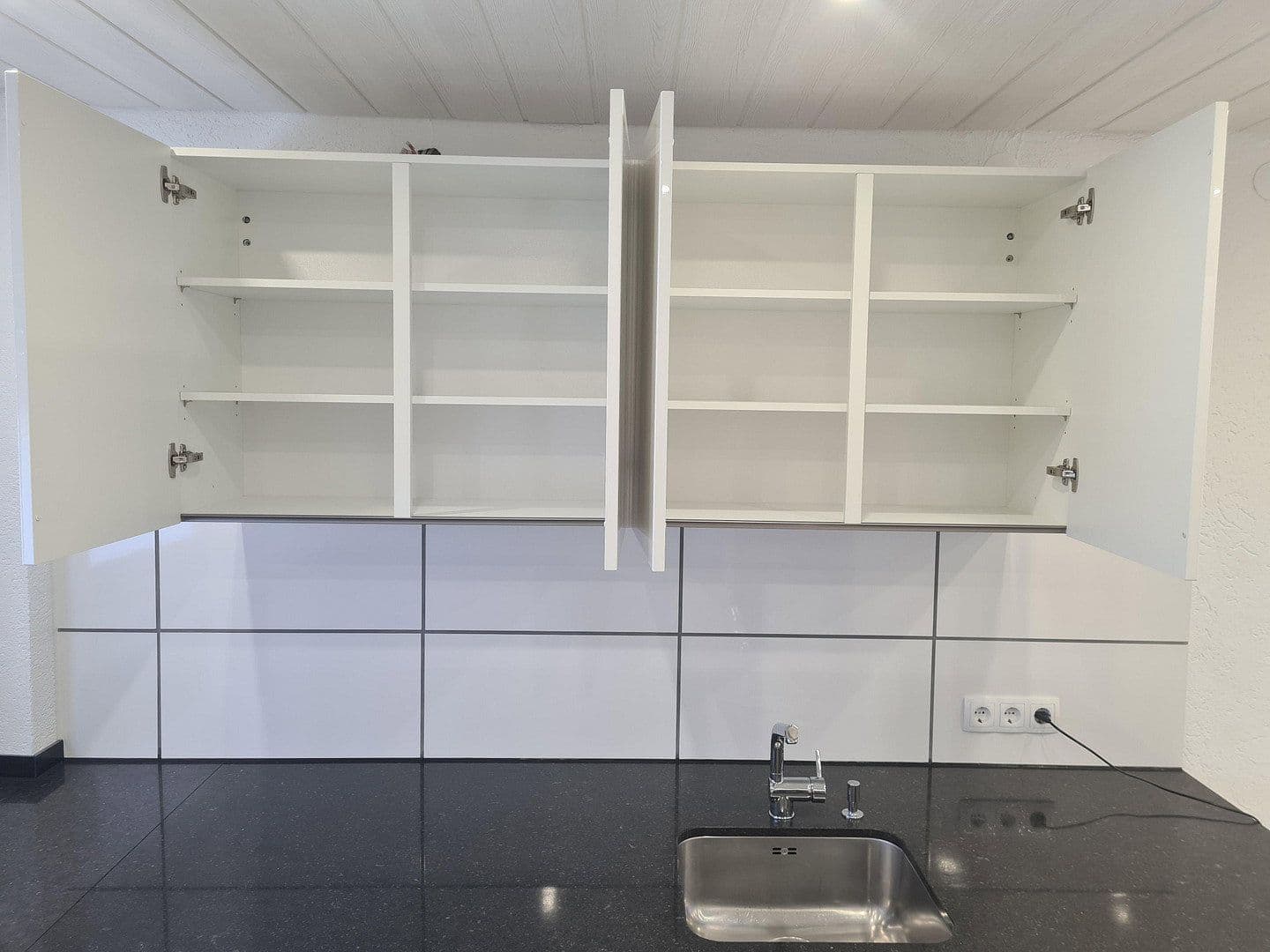 Prenájom bytu 4-izbový 115 m², Fellbach, Bádensko-Wurttembersko Prenájom bytu 4-izbový 115 m², Fellbach, Bádensko-Wurttembersko