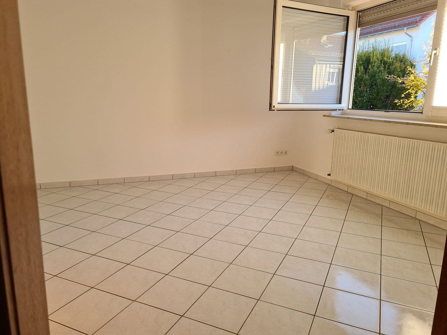Prenájom bytu 4-izbový 115 m², Fellbach, Bádensko-Wurttembersko Prenájom bytu 4-izbový 115 m², Fellbach, Bádensko-Wurttembersko