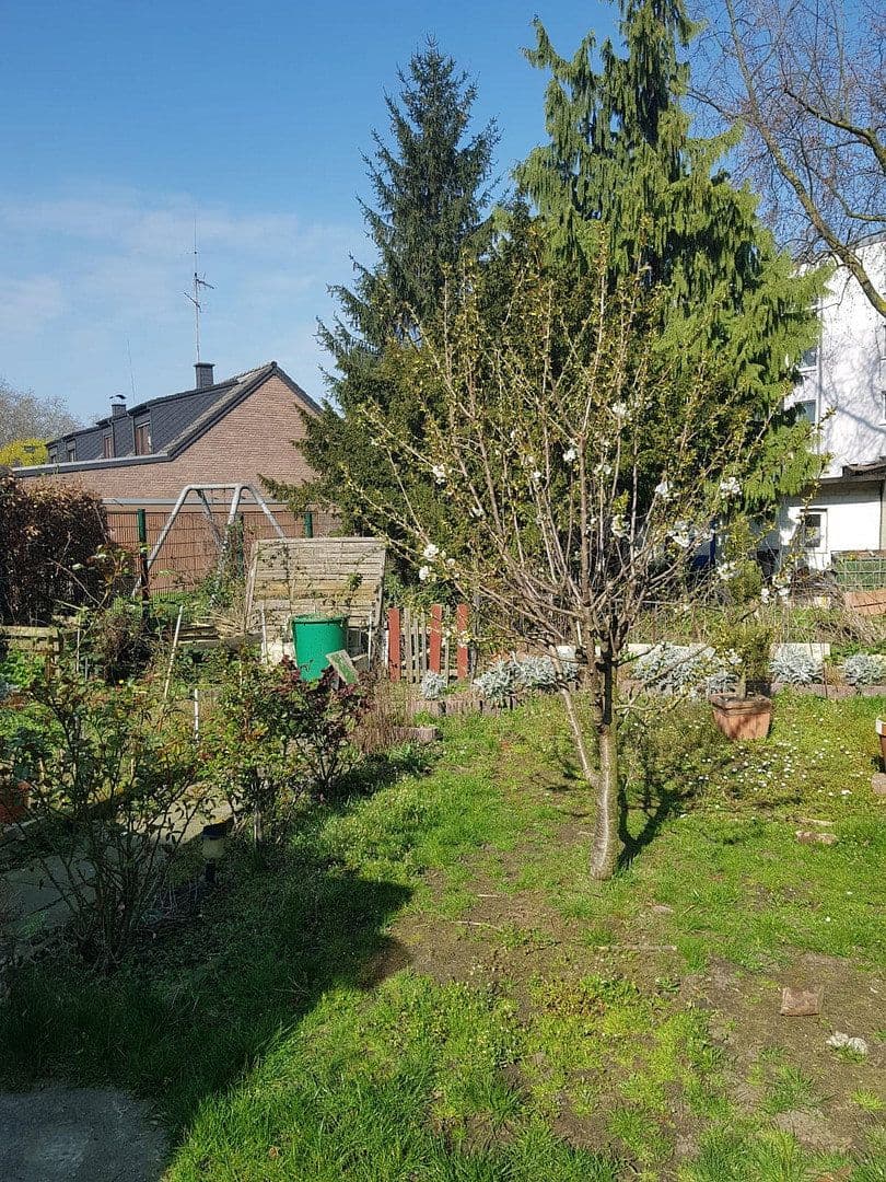 Prenájom bytu 3-izbový 72 m², Ziegelhorststraße 45, Duisburg, Severné Porýnie - Westfálsko Prenájom bytu 3-izbový 72 m², Ziegelhorststraße 45, Duisburg, Severné Porýnie - Westfálsko