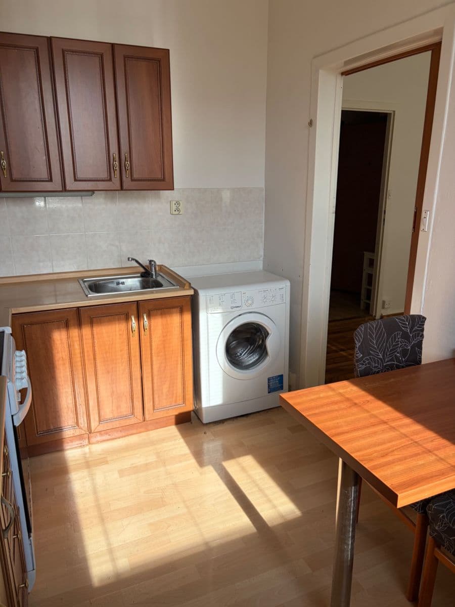 Prenájom bytu 2-izbový 43 m², Skupova, Olomouc, Olomoucký kraj Prenájom bytu 2-izbový 43 m², Skupova, Olomouc, Olomoucký kraj