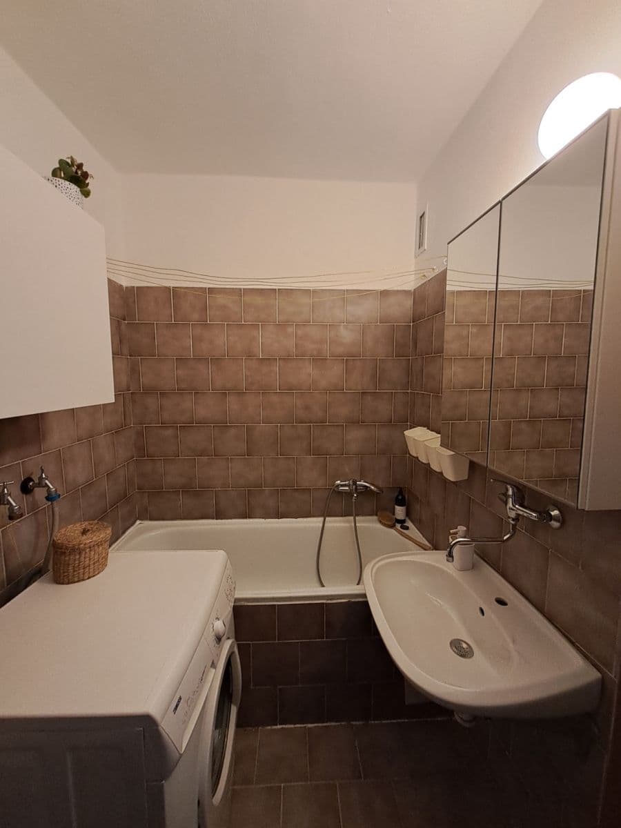 Prenájom bytu 3-izbový 72 m², Na Stárce, Praha, Praha Prenájom bytu 3-izbový 72 m², Na Stárce, Praha, Praha